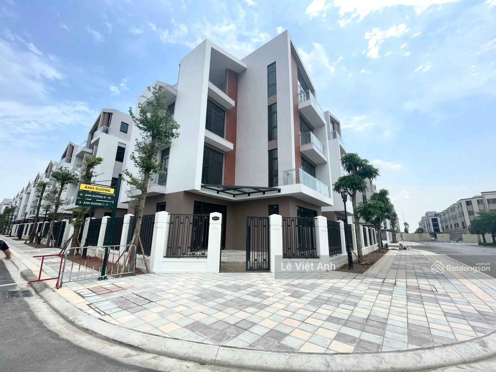 Biệt thự sang trọng tại Ánh Dương, Vinhomes Ocean Park 3 sở hữu vĩnh viễn, bàn giao 2024