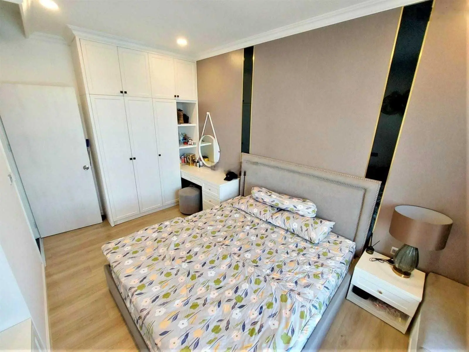 Bán căn 3 phòng ngủ, 105m2, siêu đẹp, view hồ bơi, 6.4 tỷ Golden Mansion, 119 Phổ Quang, Phú Nhuận