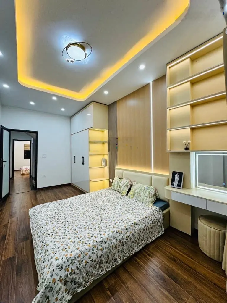 Bán nhà Nguyên Hồng - Ba Đình, 46m2 - ô tô 30m - 2 mặt thoáng - full nội thất cực đẹp - ở ngay