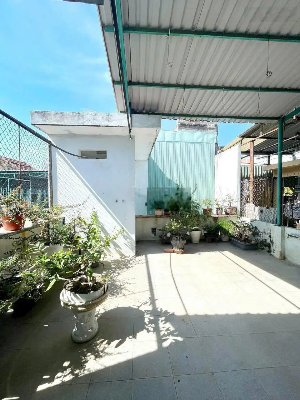 Bán gấp nhà gần Aemall Bình Tân mặt bằng lớn phù hợp cho thuê, buôn bán