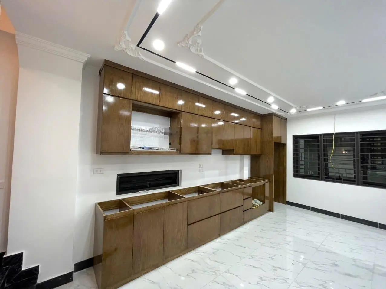 Bán nhà hoàng quốc việt - nhà mới, thang máy nhập khẩu, 50m ra ô tô - liên hệ: 0966 341 545