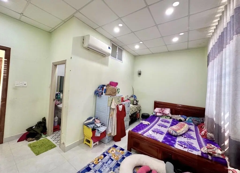 Chủ gửi bán gấp căn nhà 2 tầng DT 72m2 ngay Vạn Phúc City, giá nhỉnh 5 tỷ, SHR, vuông vức