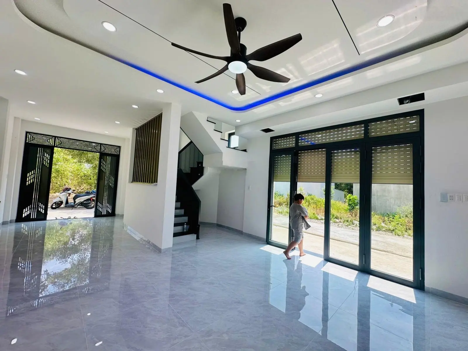 Hàng hiếm - bán căn góc 2 mặt tiền 2 tầng TĐC Đất Lành - Vĩnh Thái, Nha Trang vừa hoàn thiện