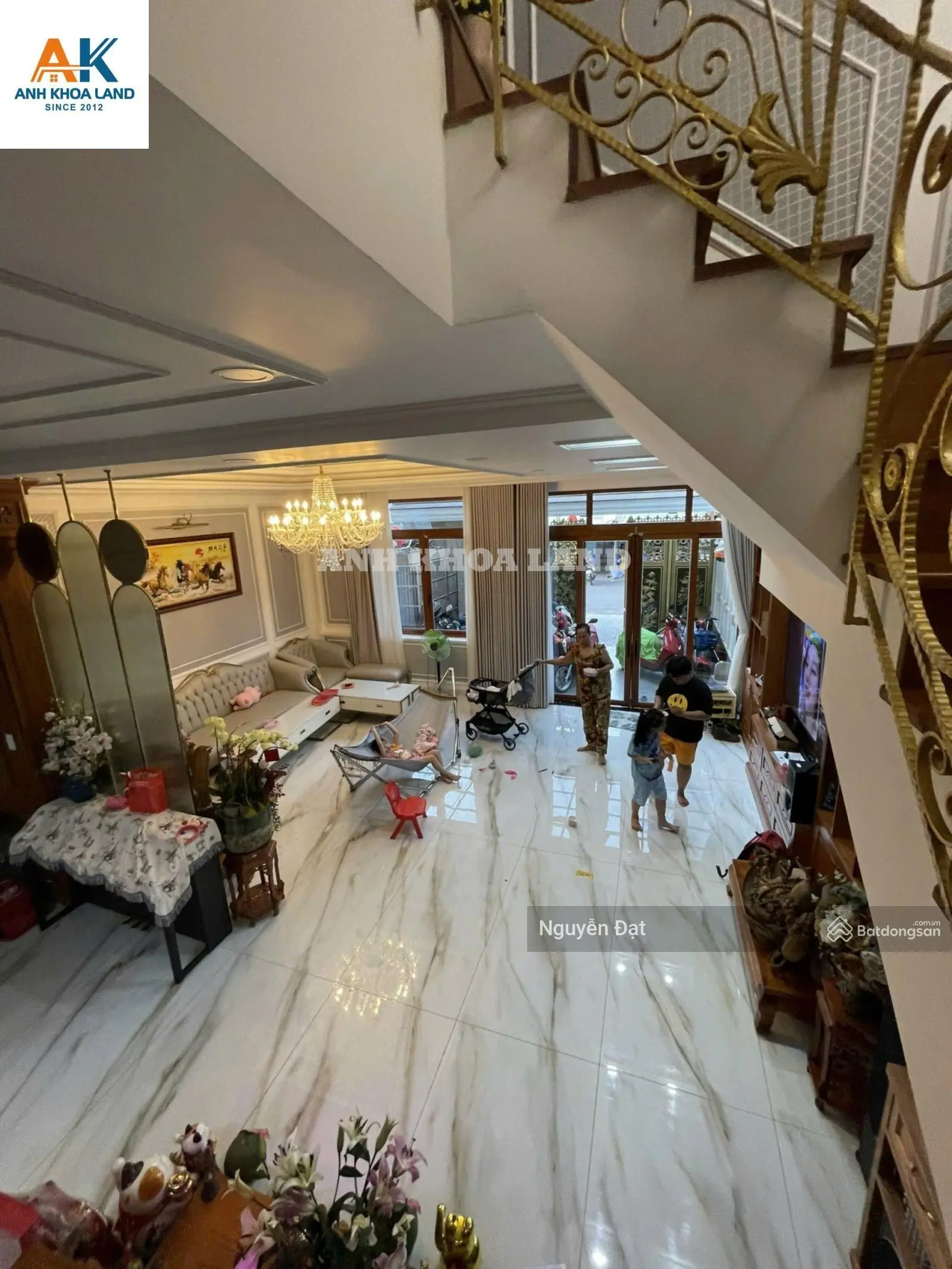 Nhà mới 3 tầng 119m2(7x17) cách QL 13 chỉ 200m, có vỉa hè 6m phù hợp ở và kinh doanh