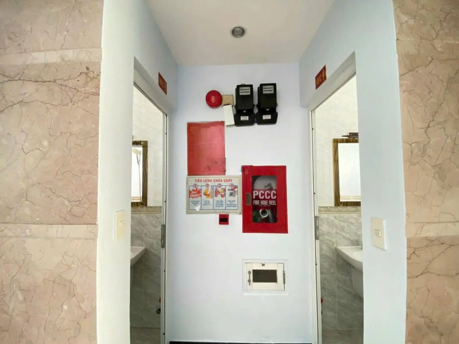 Siêu hiếm! Bán tòa văn phòng MT Nguyễn Thị Thập, DT: 5x27m, hầm 7 tầng thang máy giá bán 45,5 tỷ