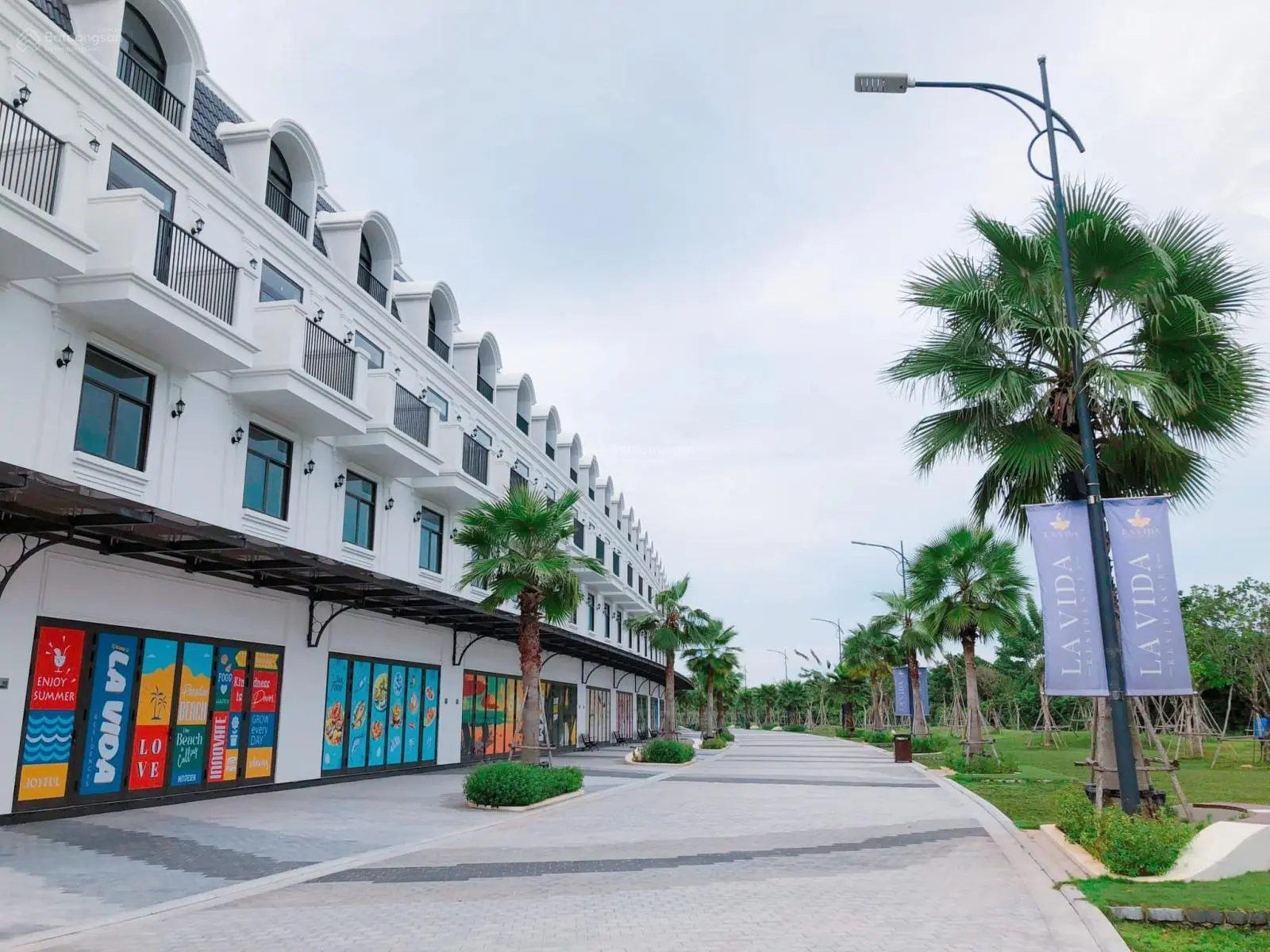 Nhà phố Lavida LK3, giá 5 tỷ 4 bao hết thuế phí và 5% sổ