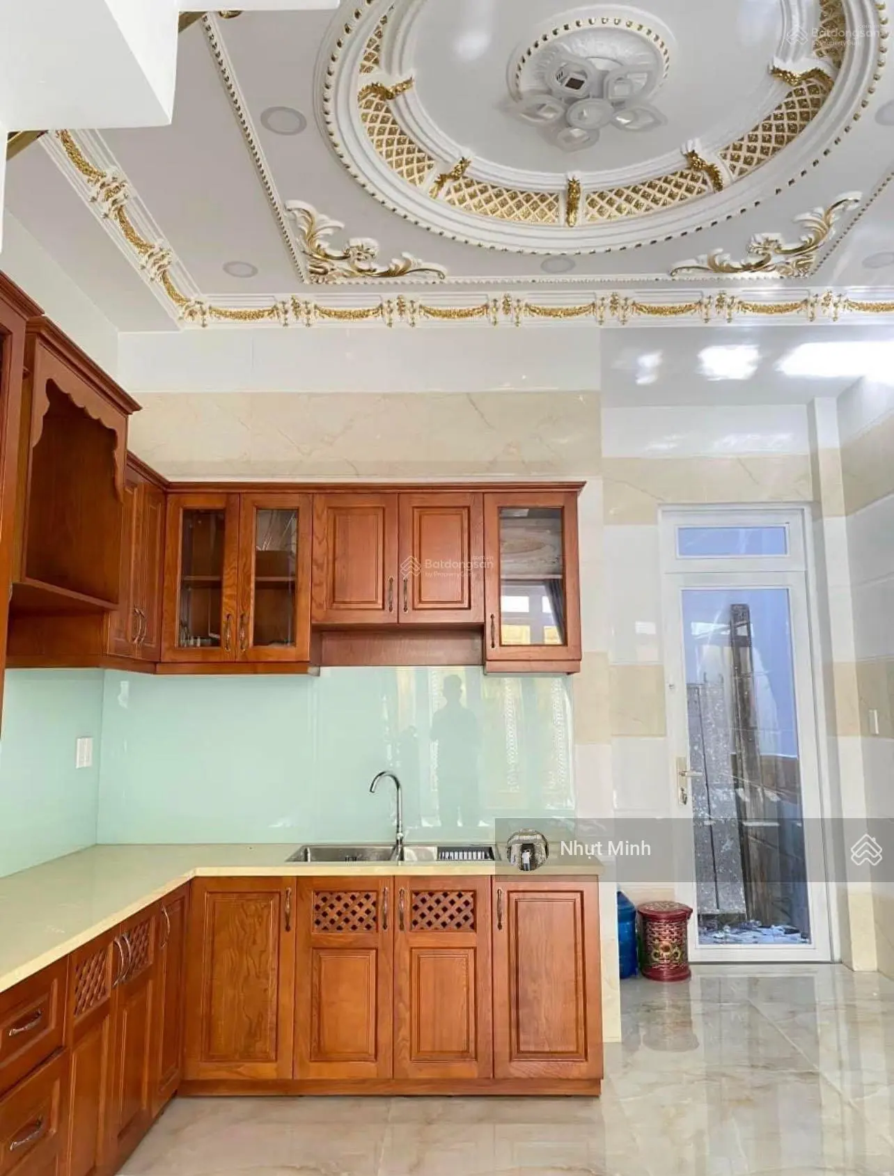 Thu nhập 18tr/tháng nhà Thành Thái, Q10 DT 56m2/giá 3.2 tỷ kết cấu 3 tầng hẻm xe hơi. Tặng nội thất