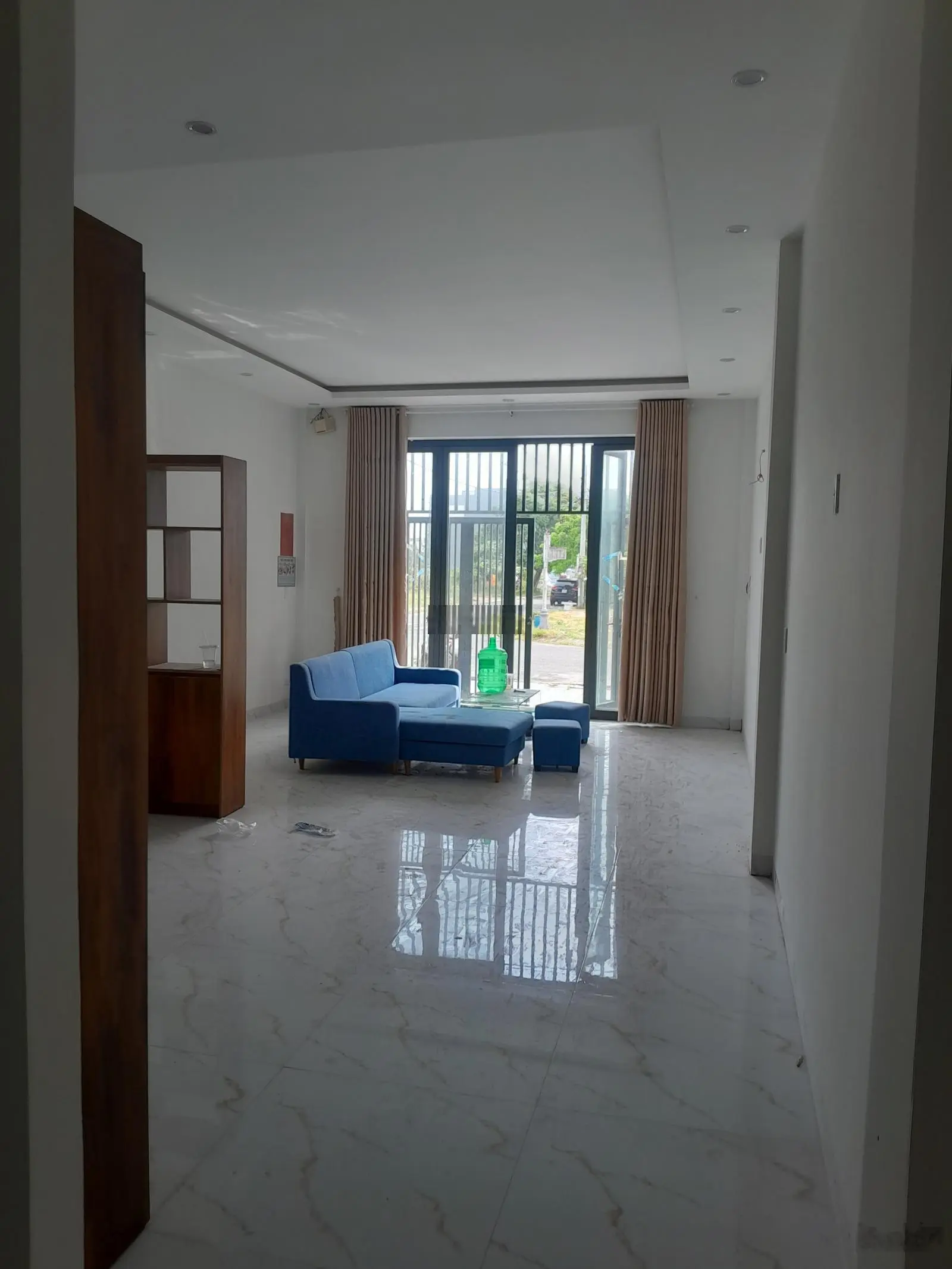 Tôi cần bán khách sạn kim căn hô 3 tầng đường Nguyễn Xiển quận ngũ hành sơn TP Đà Nẵng