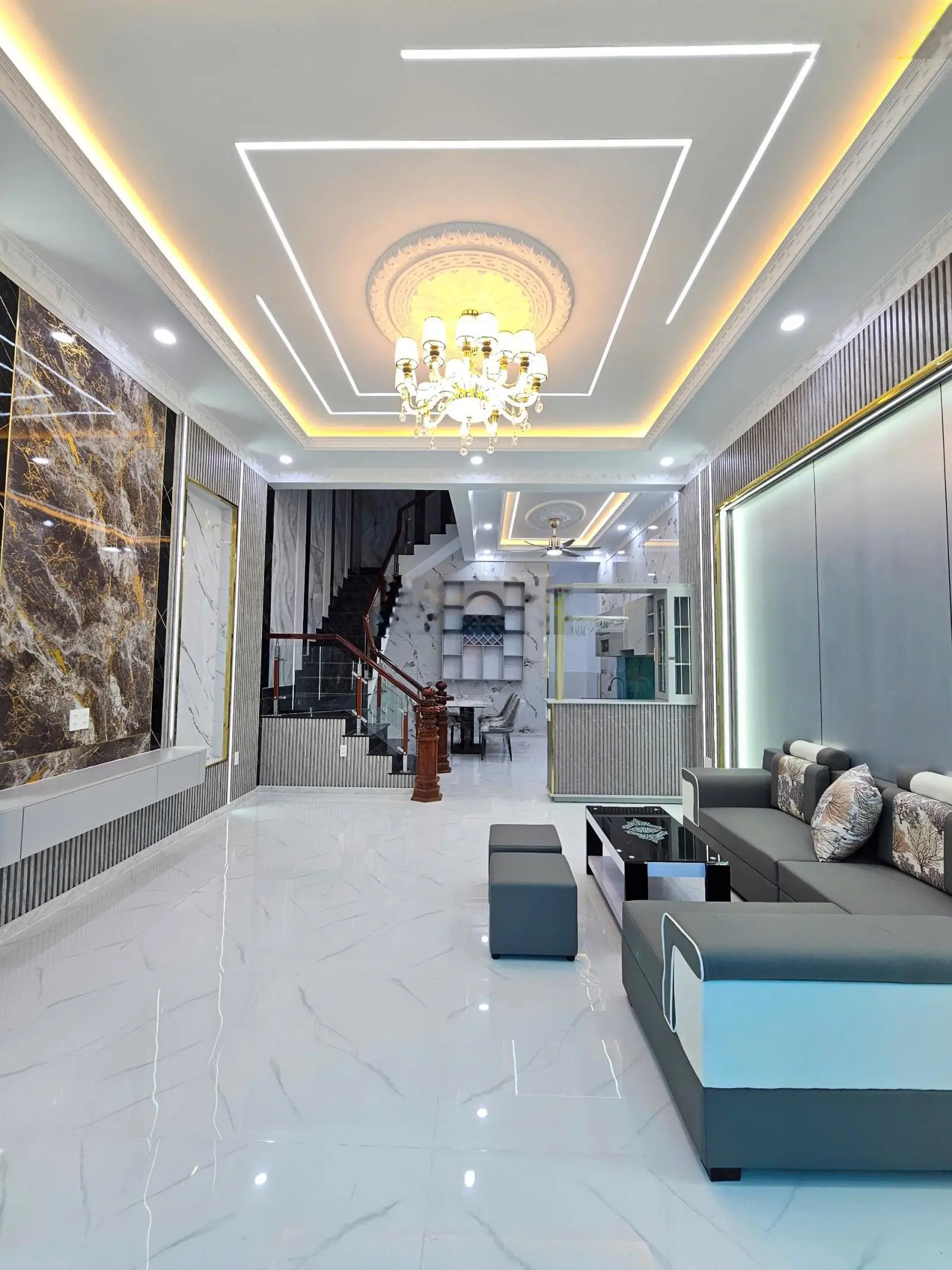 Nhà hoàn công: 4tỷ850, 97m2 nhà full nội thất sân ô tô KDC cạnh vòng xoay An Phú, TP. Thuận An