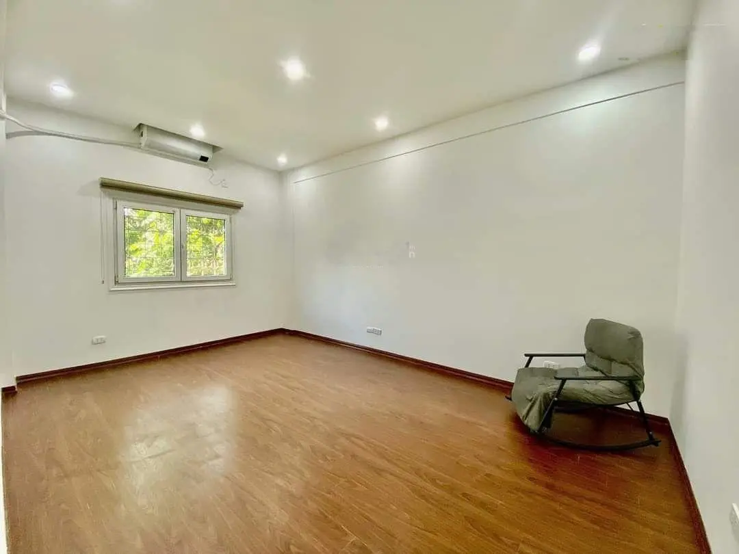 Bán căn chung cư 2 phòng ngủ toà CT4 Bắc Linh Đàm, giá hơn 3 tỷ