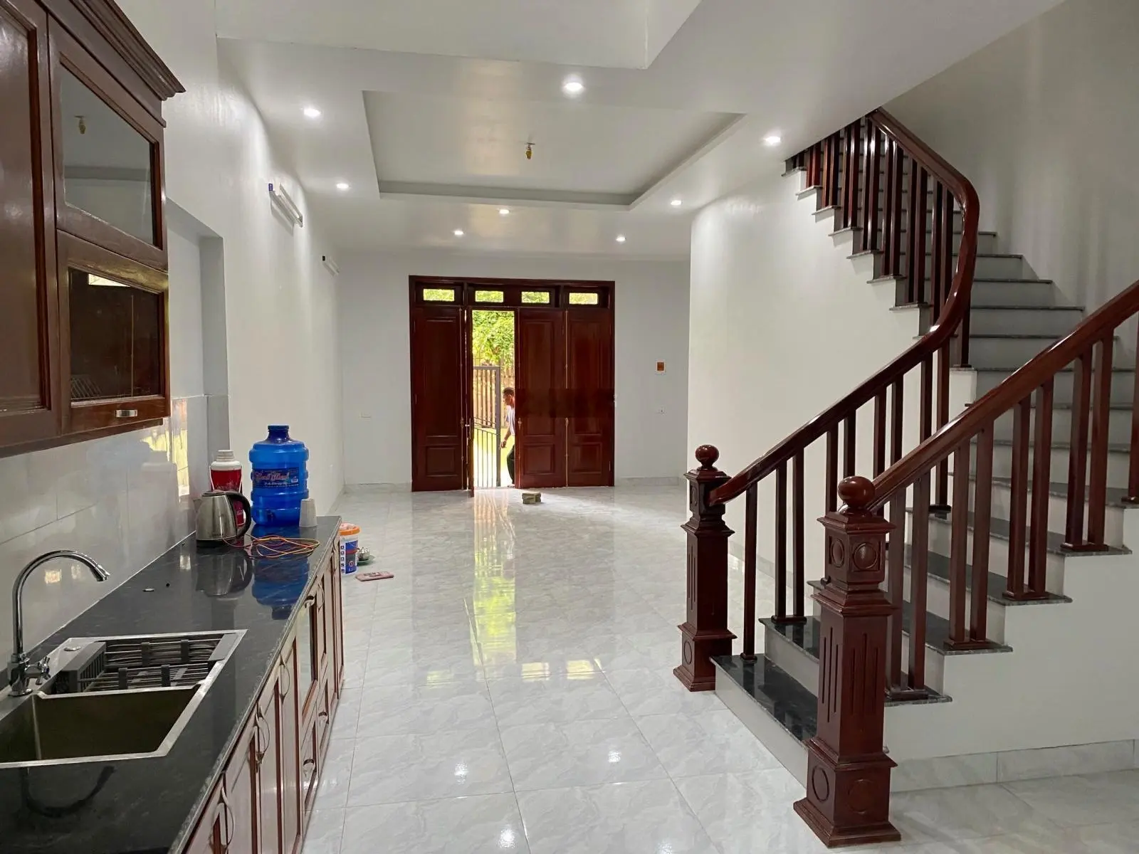 Bán nhà 3 tầng xây mới 40/563 đường Điện Biên cạnh khu Bãi Viên - TP Nam Định (đường ô tô vào nhà)