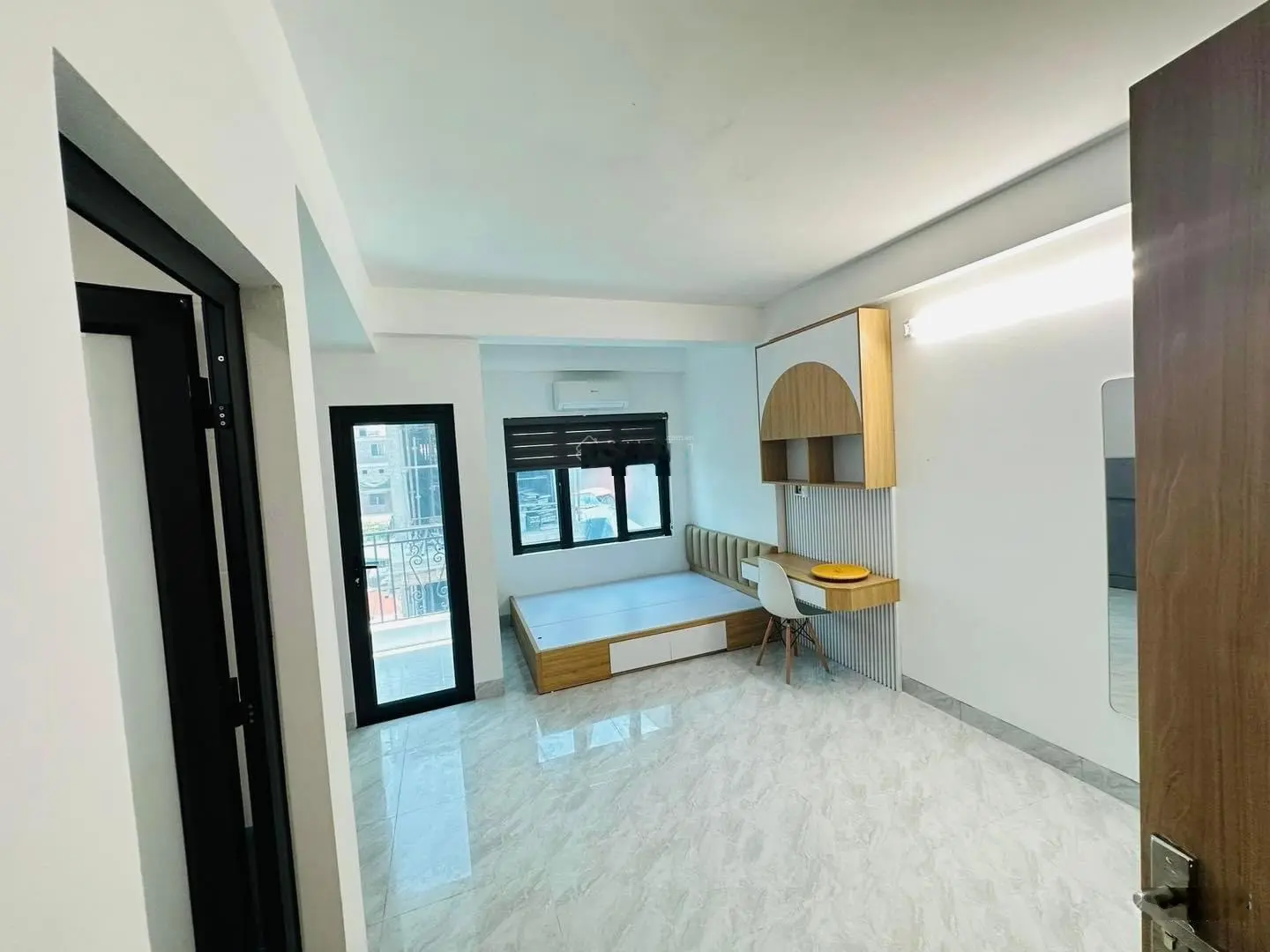 Bán toà CCMN Mỹ Đình, Nam Từ Liên. Dt 90m2 x 7 tầng, giá 18 tỷ, lô góc, ô tô vào nhà, thu 2 tỷ/năm.