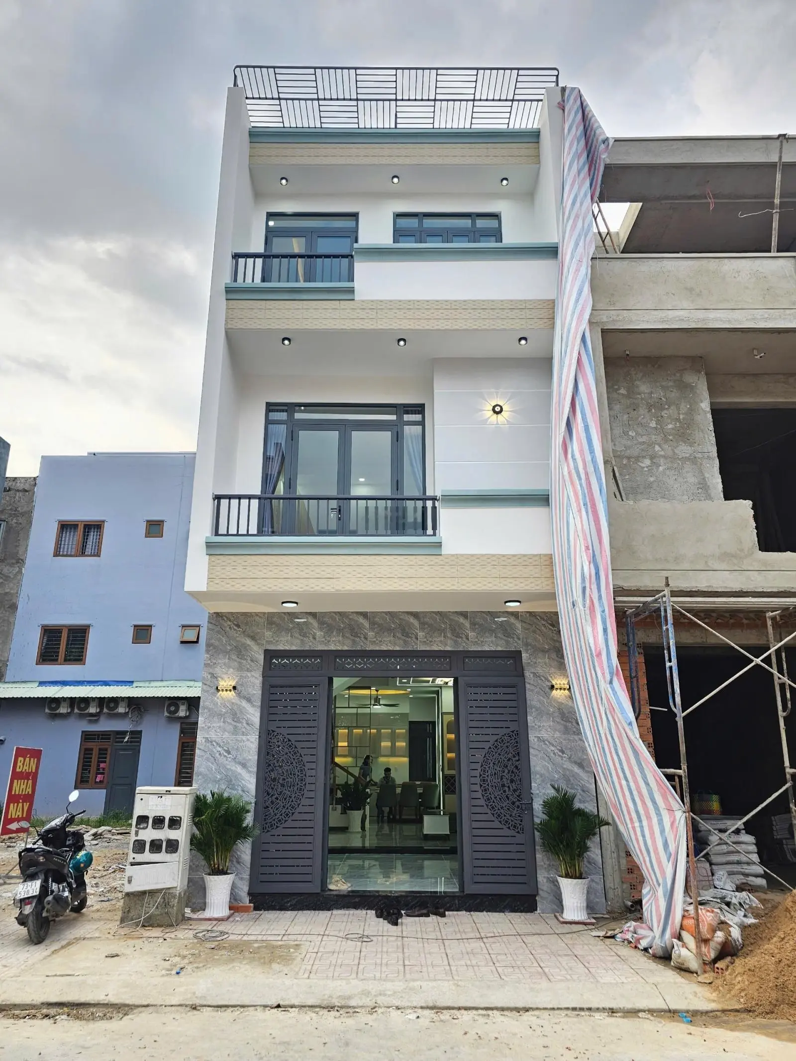 Nhà hoàn công KDC đồng bộ, cách DT743 chỉ 300 m. Đường 12m thông
