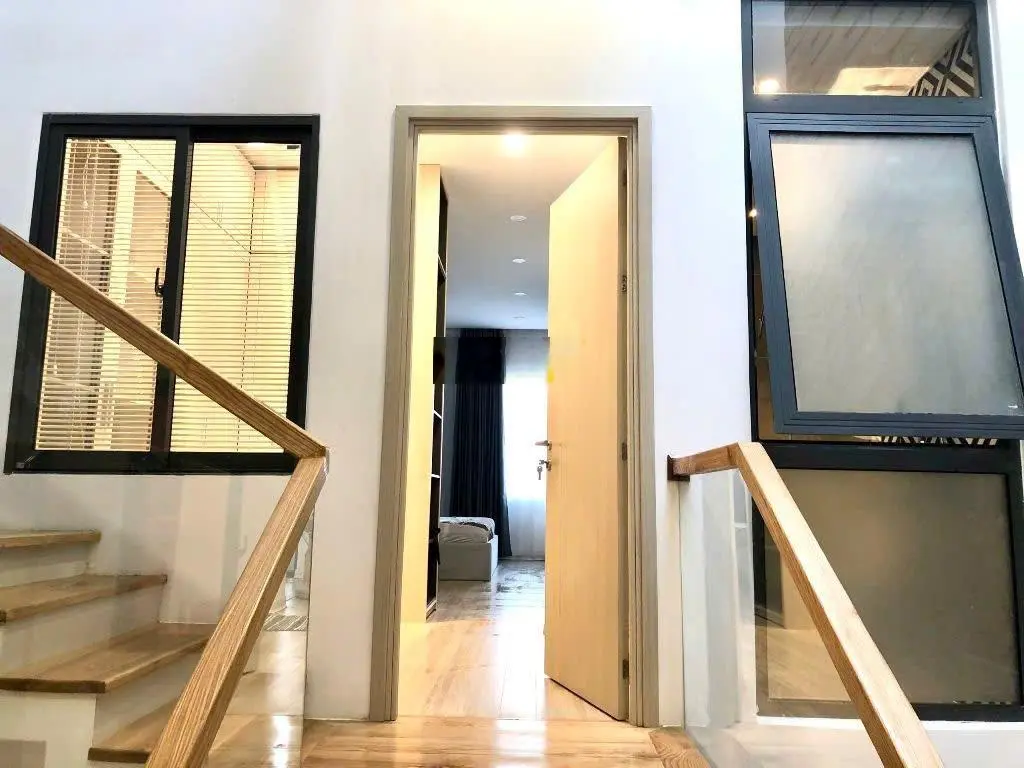 Bán nhà 3 tầng siêu đẹp đường Dương Lâm bên sông Hàn, full nội thất mới xịn giá rẻ bán nhanh