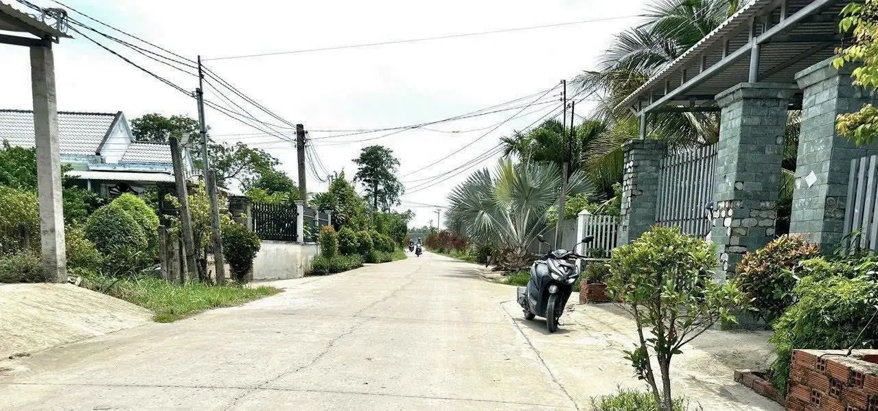 Hạ thêm 200 tr bán gấp đất mặt tiền kinh doanh giồng lớn