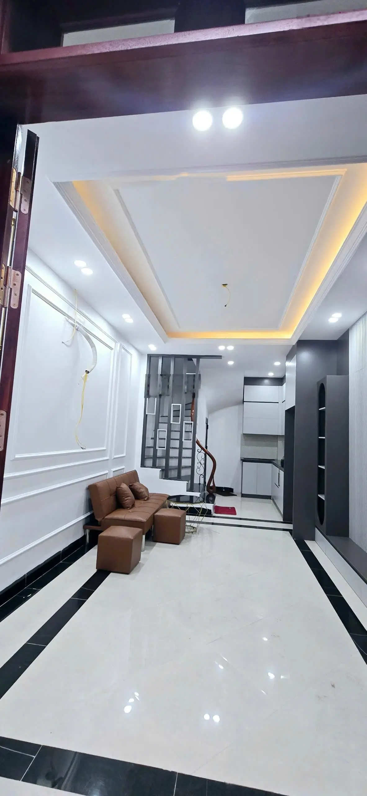 Bán nhà Phú Diễn, Bắc Từ Liêm, Hà Nội 40m2 5 tầng giá nhỉnh 6 tỷ LH: 0979376683