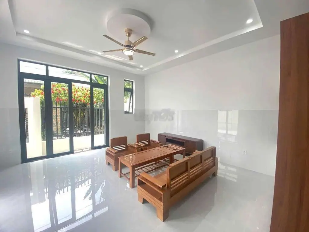 Bán nhà mới 100% cách chợ hoà Long 1.5km