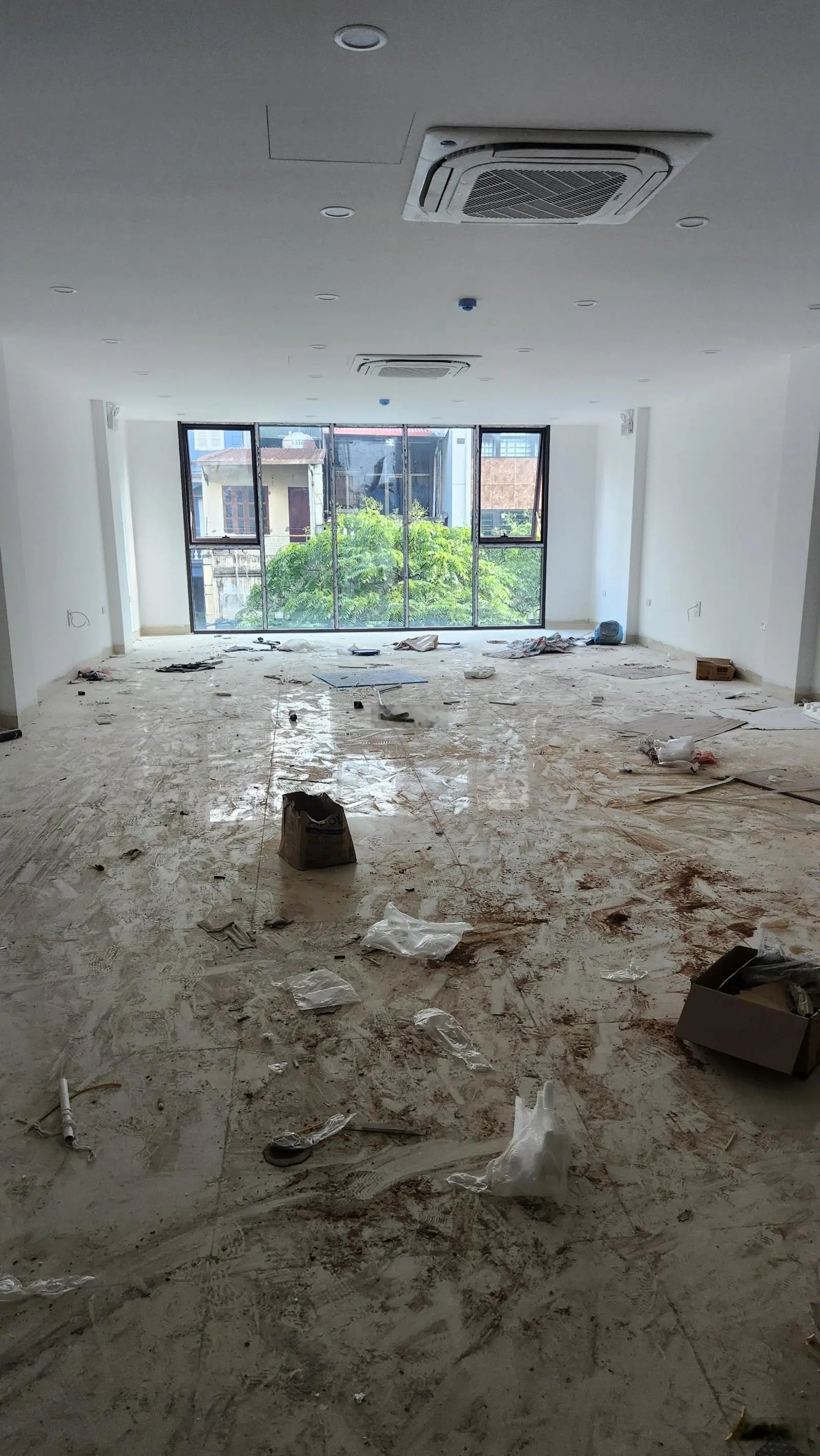 Bán tòa văn phòng 9 tầng, 56 tỷ, mặt tiền 6.2m, sổ đỏ 110m2, nhà mới xây, cho thuê 120 triệu/th.