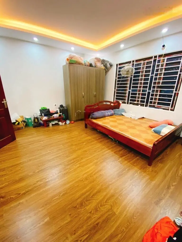 Nhà xây mới 5 tầng Cầu Diễn, 33m2 - 4,05 tỷ, oto đỗ cổng. Diện tích 33m2 x 5 tầng, mặt tiền 4,5m