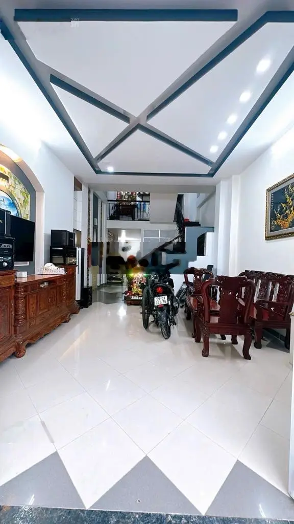 Nhà mới ở ngay đường tôn thất thuyết , hẻm 3m , 90m2 , giá chỉ 6,3 tỷ