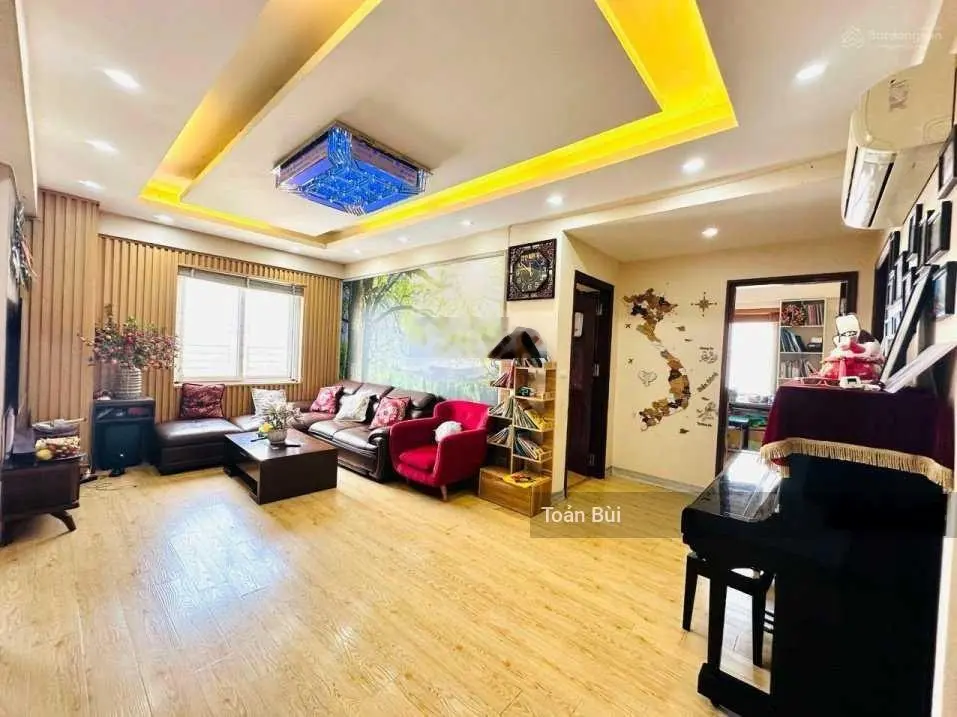 Bán căn góc đẹp 83m2 3PN - 2WC KDT Việt Hưng ban công ĐB thoáng mát, SĐCC giá chỉ 3.3 tỷ