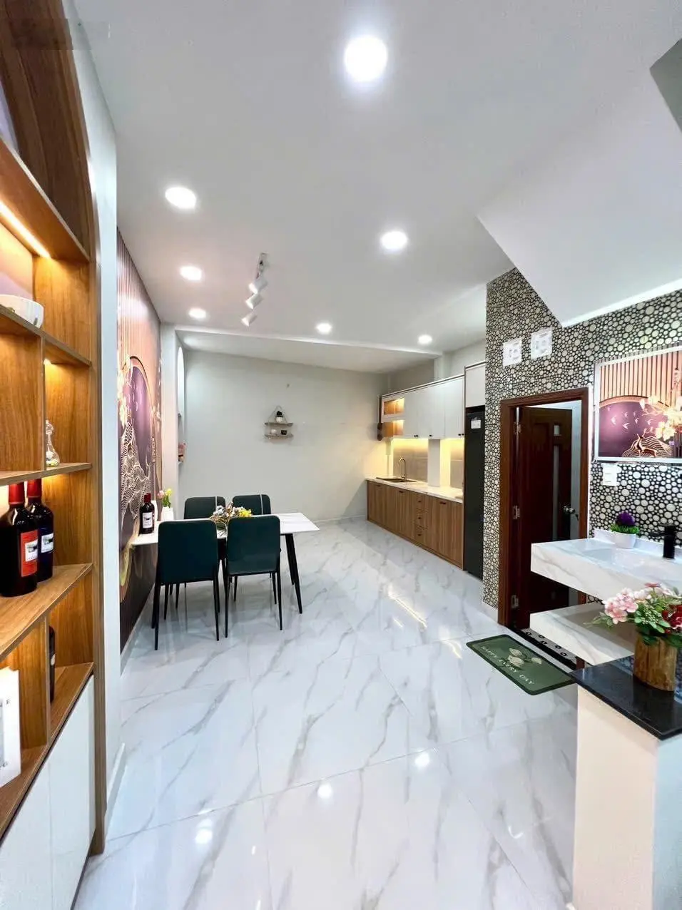 Chủ gửi nhà Nguyễn Văn Công 62m2 gần chợ Nguyễn Văn Công, SHR có sẵn HĐT 15tr/tháng, giá 2tỷ 170