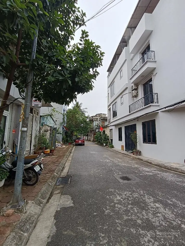 Hiếm, Đất Ngọc Thụy - Long Biên, mặt tiền mơ ước, vỉa hè, kinh doanh, gần chơ,công viên,trường học.