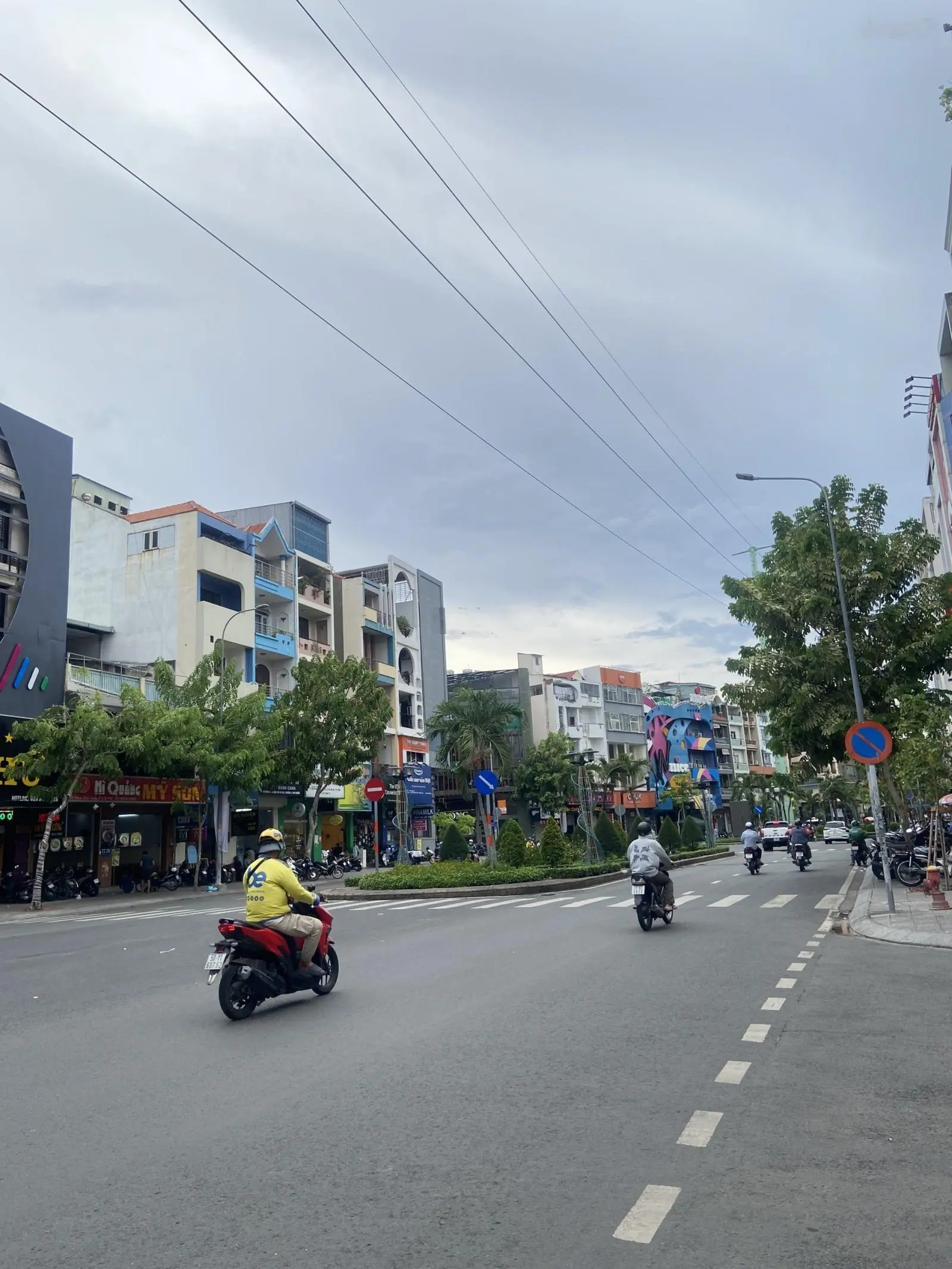 Cần bán gấp nhà mặt tiền Mai Thị Lựu, P. Đa Kao, Quận 1; 8,2 x 20m; 5 tầng, giá 61 tỷ TL