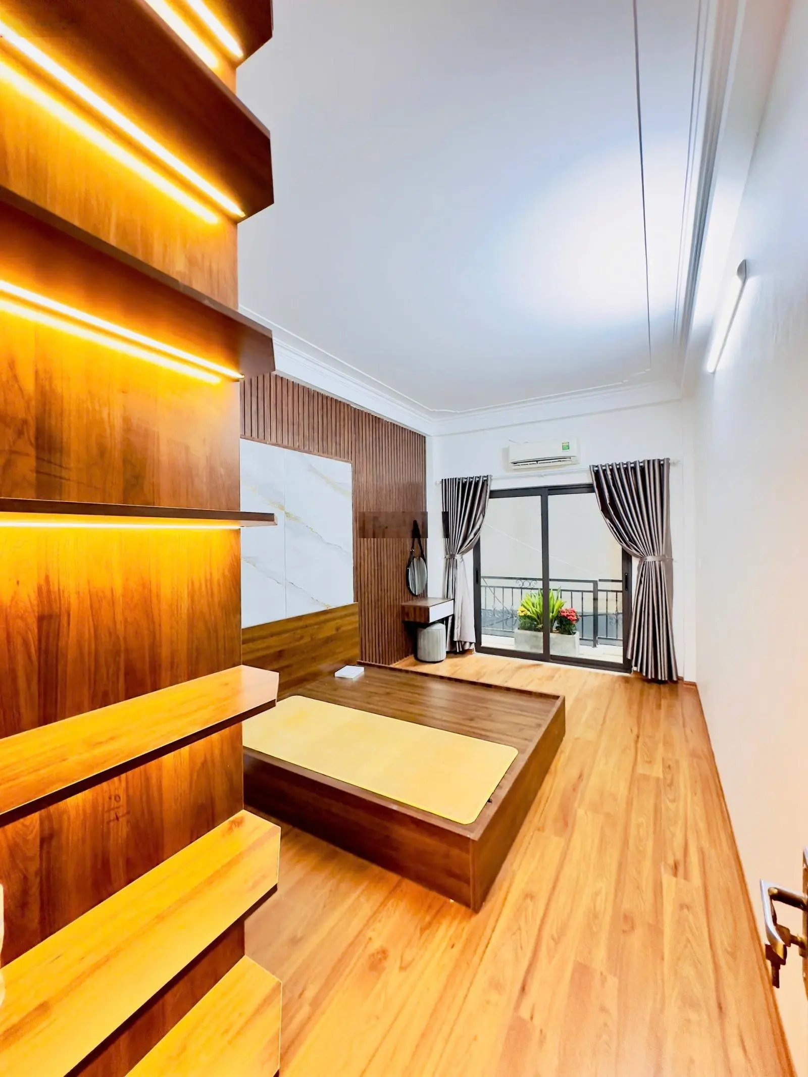 Chính chủ em bán nhà Vĩnh Hưng nhà 4 tầng đẹp mới tinh, cách đường ô tô tránh 3 bước chân, giá 6tỷ3