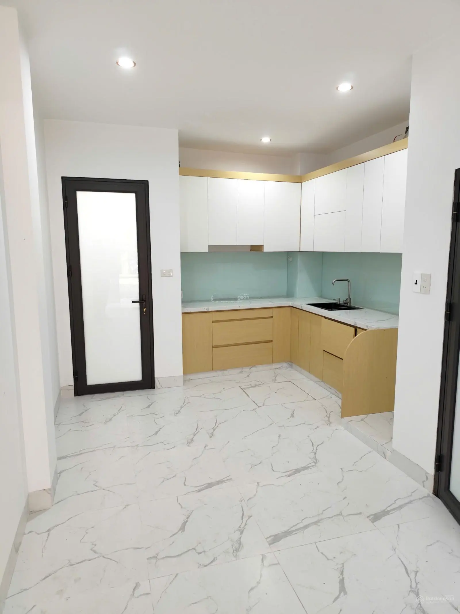 Nhà xây mới độc lập chỉ 300m ra bx Yên Nghĩa giá nhỉnh 4 tỷ 40m2*4t 2 mặt ngõ ở ngay lh 0978 939 ***