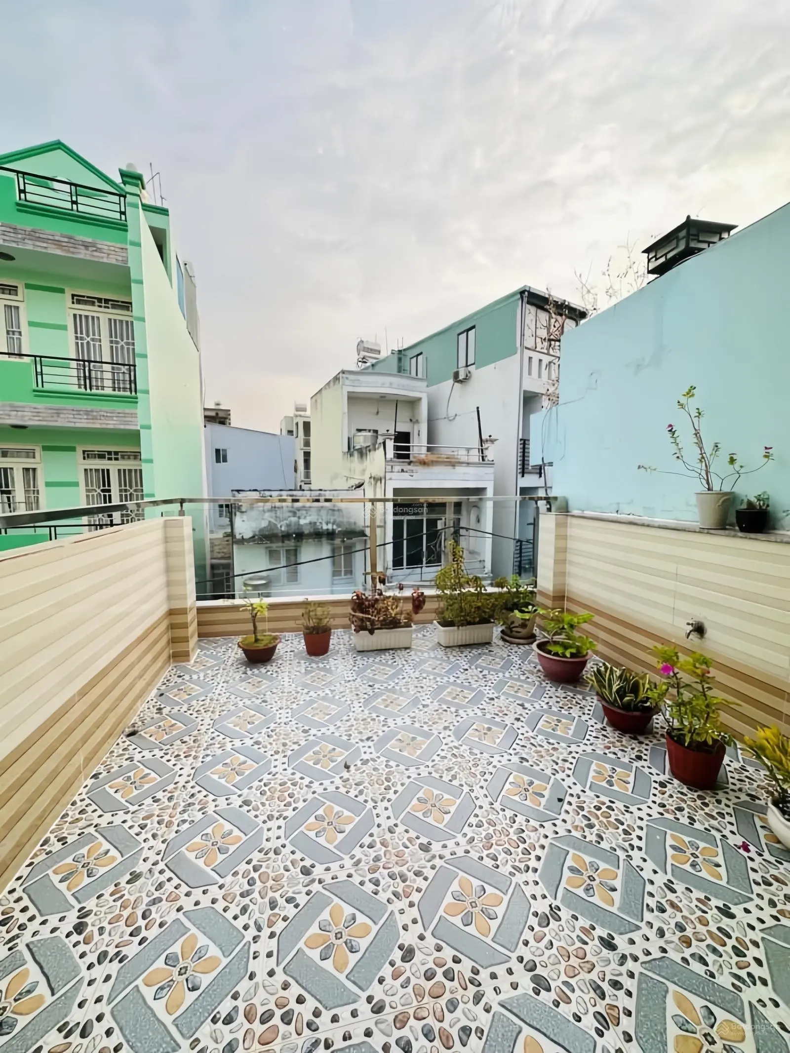 Chủ cần tiền bán gấp nhà hẻm xe hơi Lãnh Binh Thăng, P. 11, Q. 11 - Giá 3tỷ080/80m2, gần Lotte Mart