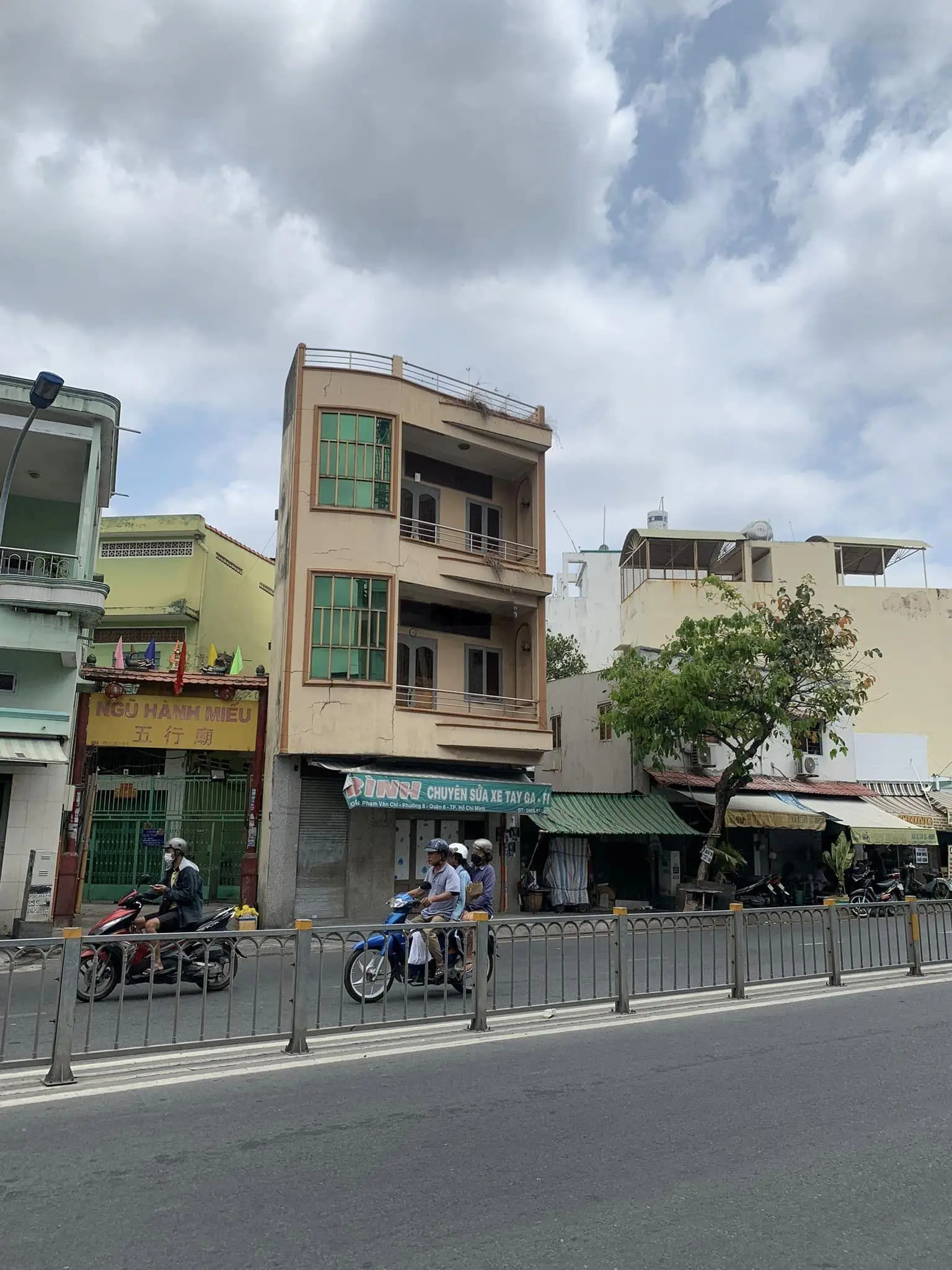 Bán MTKD Hoàng Văn Hợp, khu Tên Lửa, ngang 9m (165m2), nhà cấp 4, giá 17 tỷ