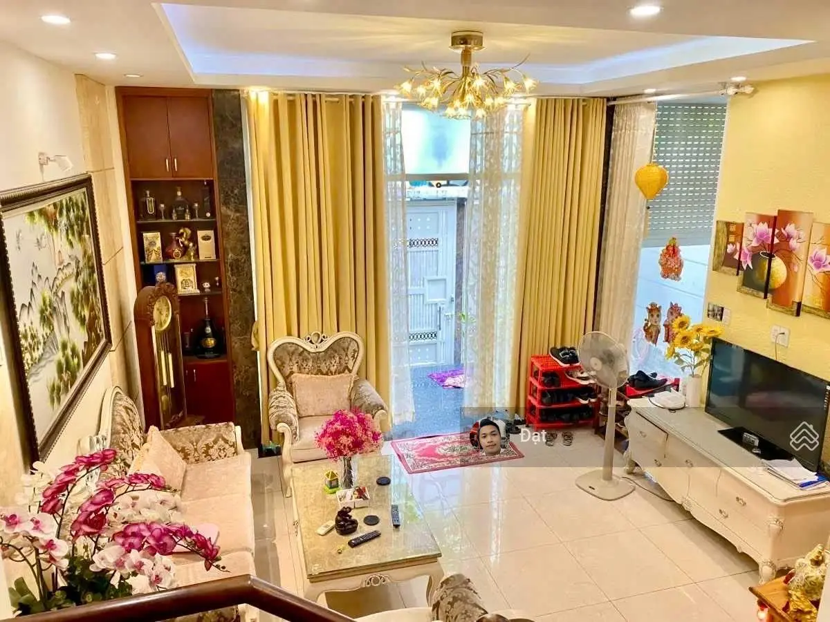 Duy nhất biệt thự 2 mặt tiền trung tâm Quận 3, Lê Văn Sỹ, mặt tiền đẹp 8m, siêu hiếm, chỉ 46 tỷ