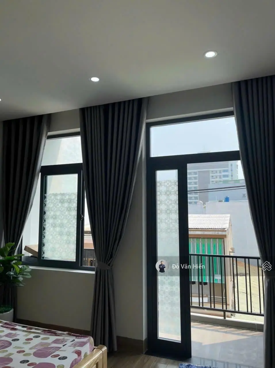Tòa căn hộ sát phan tứ, mới xây dựng, chỉ cách biển 200 mét