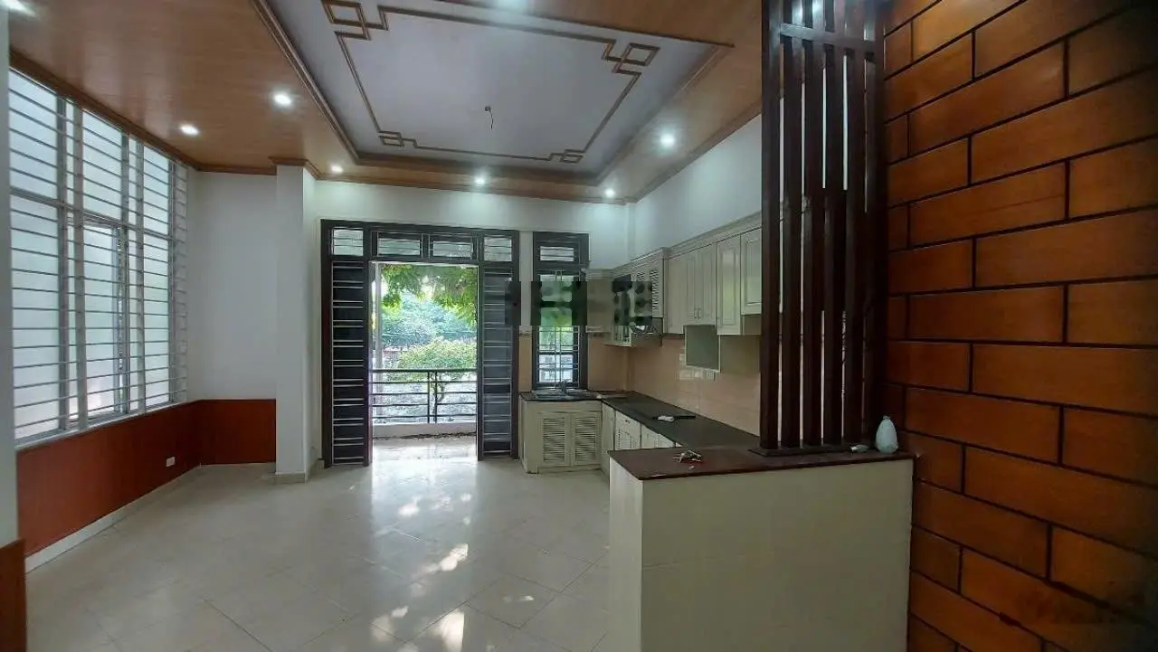 Bán nhà phố Trần Bình đường thông, vỉa hè, kinh doanh, gần chợ 55m2 17 tỷ