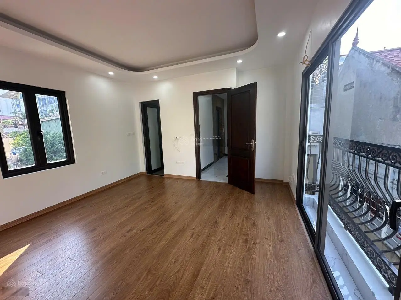 Bán nhà ngõ 343 Đội Cấn, BD, dt: 45 m2 x 5 tg, MT: 5 m, giá 9,5 tỷ