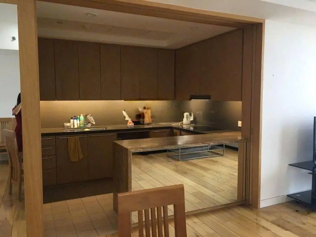 Chính chủ bán căn hộ 4pn - 193m2 Indochina Plaza Cầu Giấy - Tháp E - full nội thất. LH 0968 201 ***