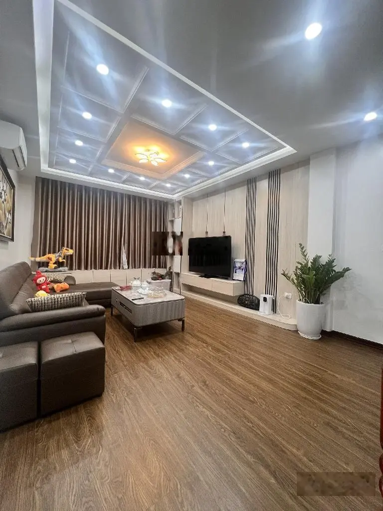 Chính chủ cần bán nhà Định Công Hoàng Mai 41m2 6 tầng MT 4,2m oto giá 5,5 tỷ