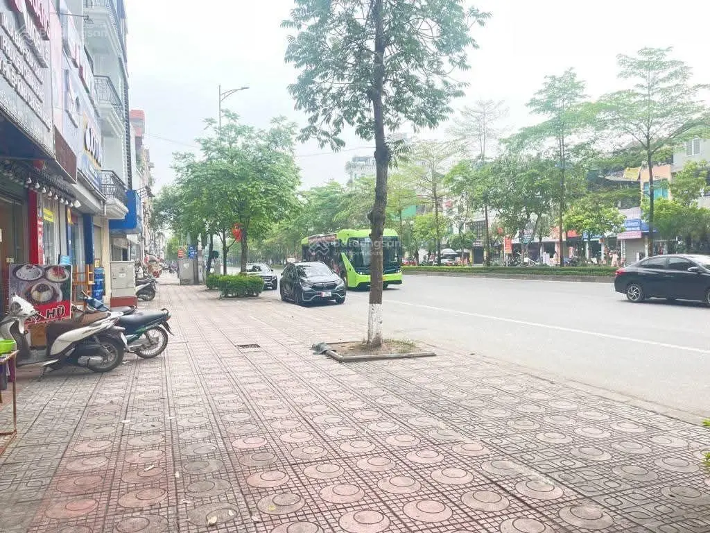 Siêu phẩm nhà mặt phố Ngô Gia Tự, Long Biên, lô góc, 2 mặt tiền, giá chỉ 7.4 tỷ