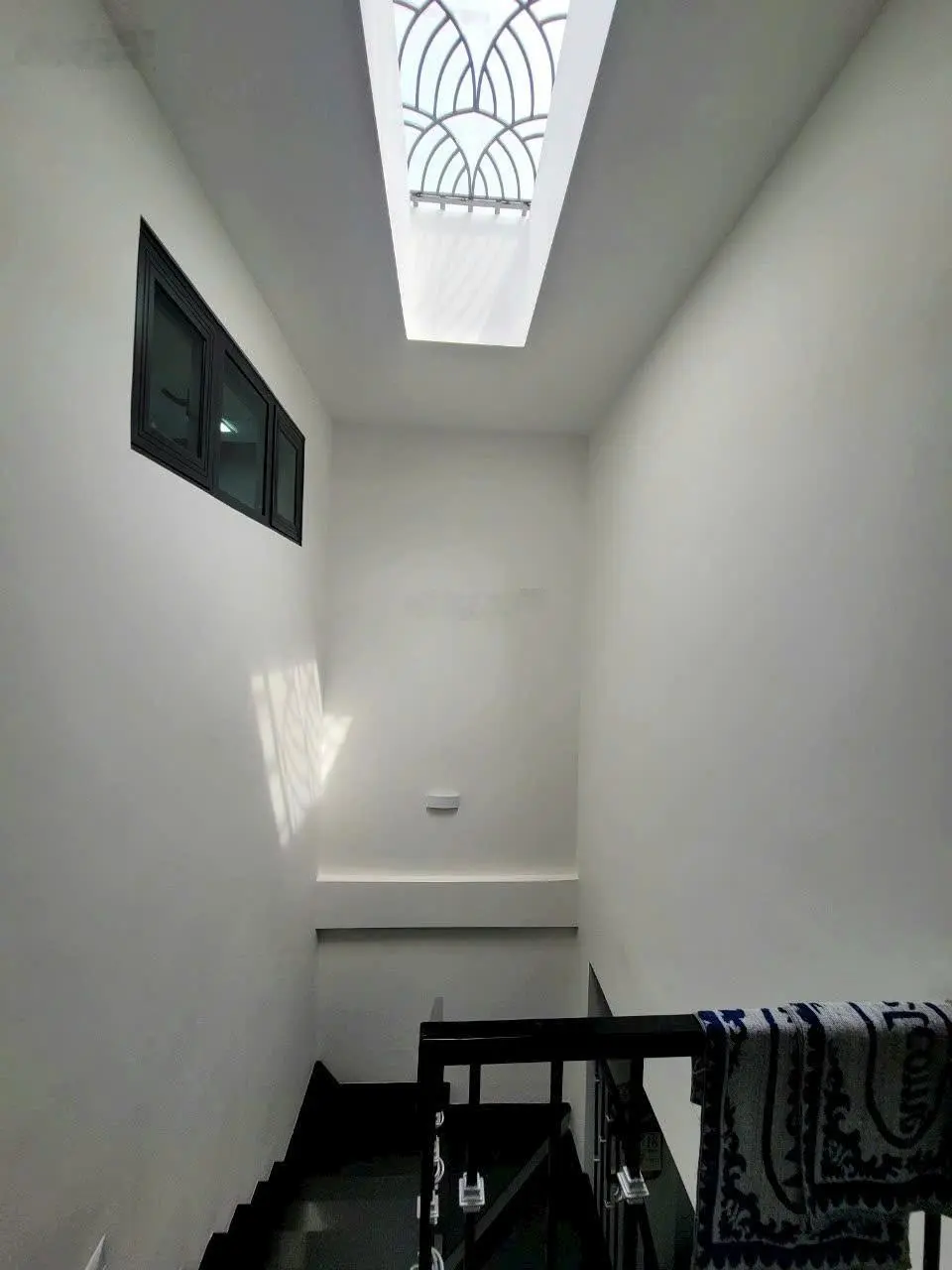 Bán mặt tiền P. 7 PN Ngay Khu Phan Xích Long - 4x23m Vuông A. 4 nhà mới keng tặng full NT giá ngon