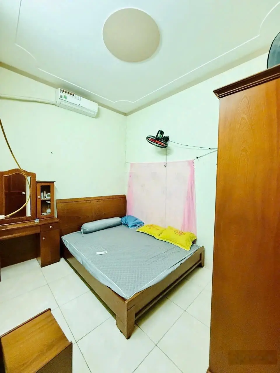 Bán nhà đường Hai Bà Trưng, Phường Đông Hòa. Hẻm xe hơi, nhà 1 trệt 1 lầu có 4PN 2WC. *