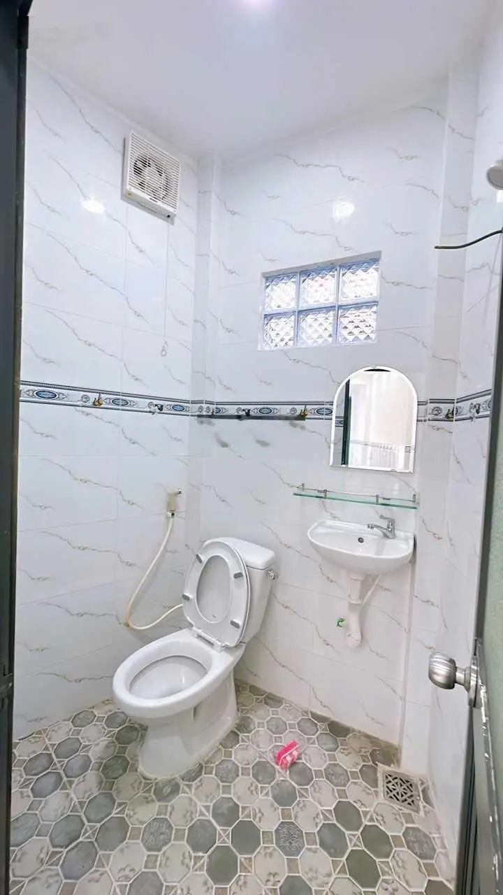 căn góc 2 mặt tiền hẽm rộng 4m