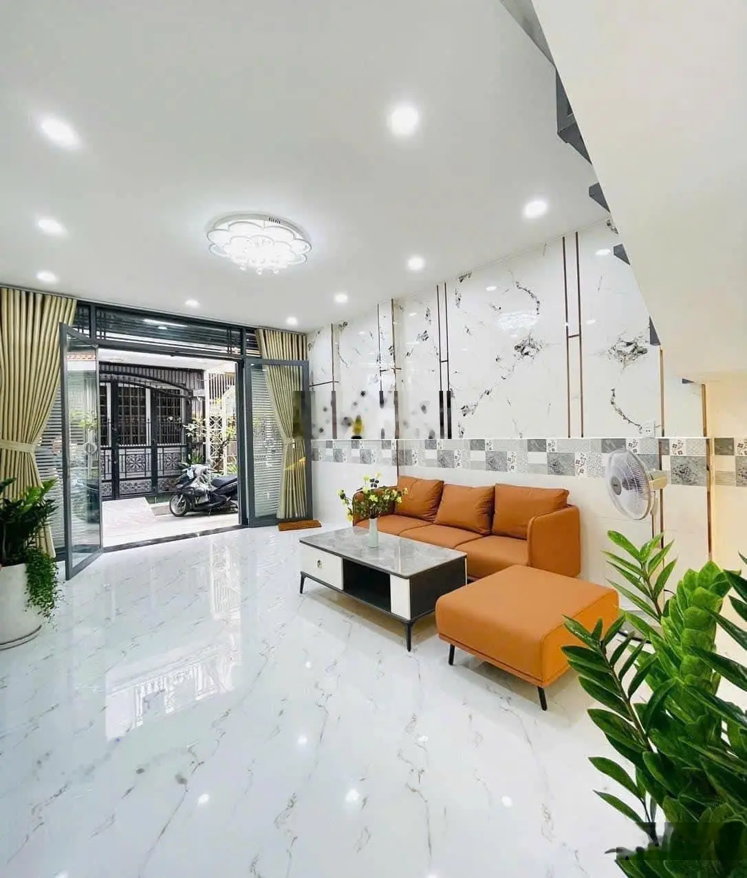 GẤP! Bán nhà riêng tại Đường Cô Bắc Quận 1 - Giá 2,89 tỷ - DT:44m2, 2 PN. Sổ riêng/ có hỗ trợ vay