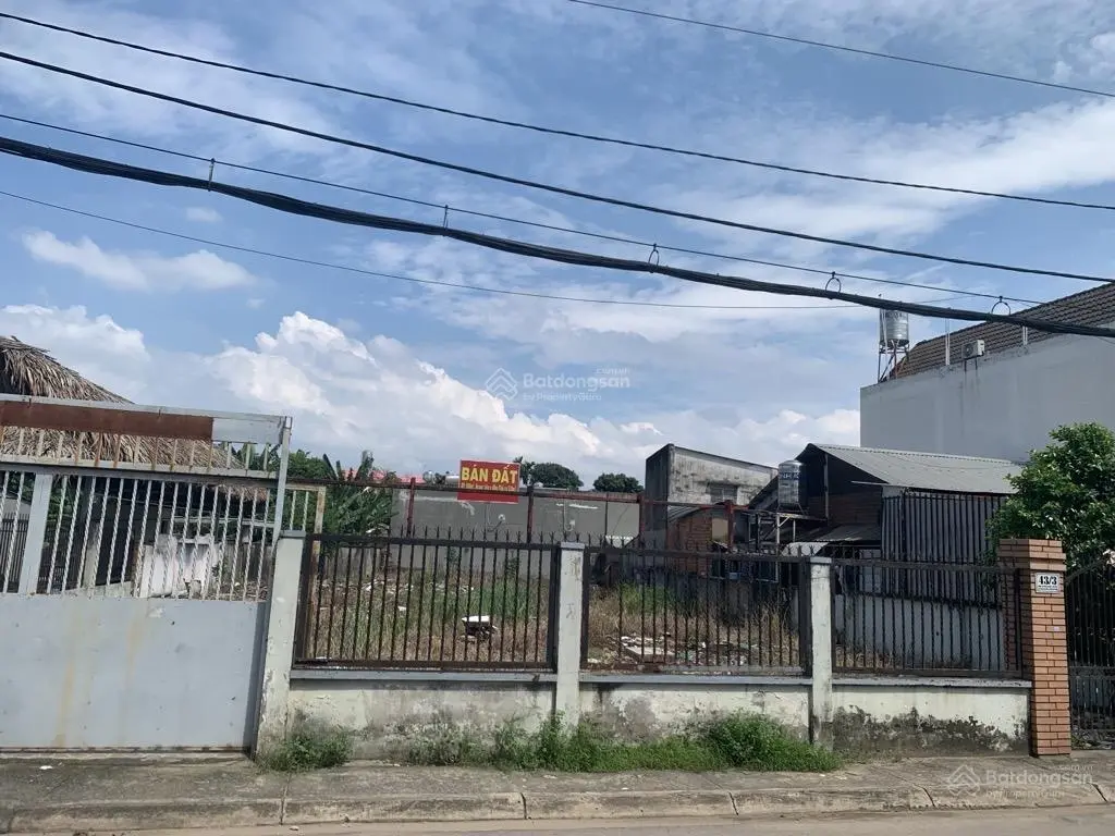 Mặt tiền, đất ở lớn 560m2, gần trung tâm hành chính huyện Hóc Môn(Lê Lợi-Quang Trung)