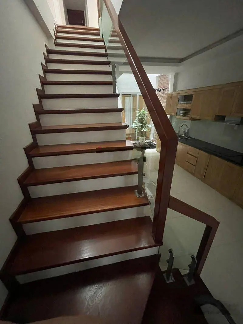 Bán nhà3 tầng. 3PN, 4WC, 80m2 tại Ngã 4 Đại Mỗ ,Vạn Phúc NTL 13,8 tỷ giá ưu đãi.lh 0936936683