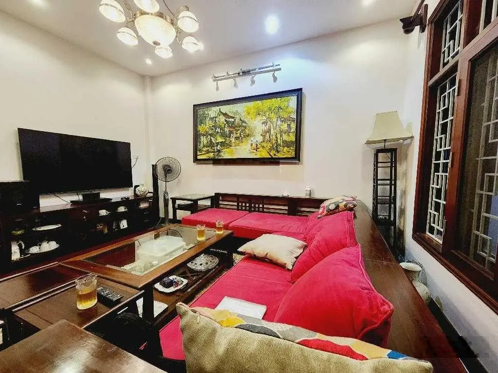 PHỐ NGUYỄN VĂN HUYÊN_NHÀ ĐẸP - GẦN PHỒ - FULL NỘI THẤT CAO CẤP - DÂN TRÍ CAO. DT 110M x 5T, MT 6M
