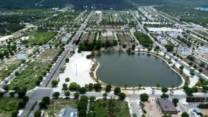 Cần bán lại nền đẹp Golden Bay view hồ view công viên, đường 26m giá tốt LH 0908 207 ***