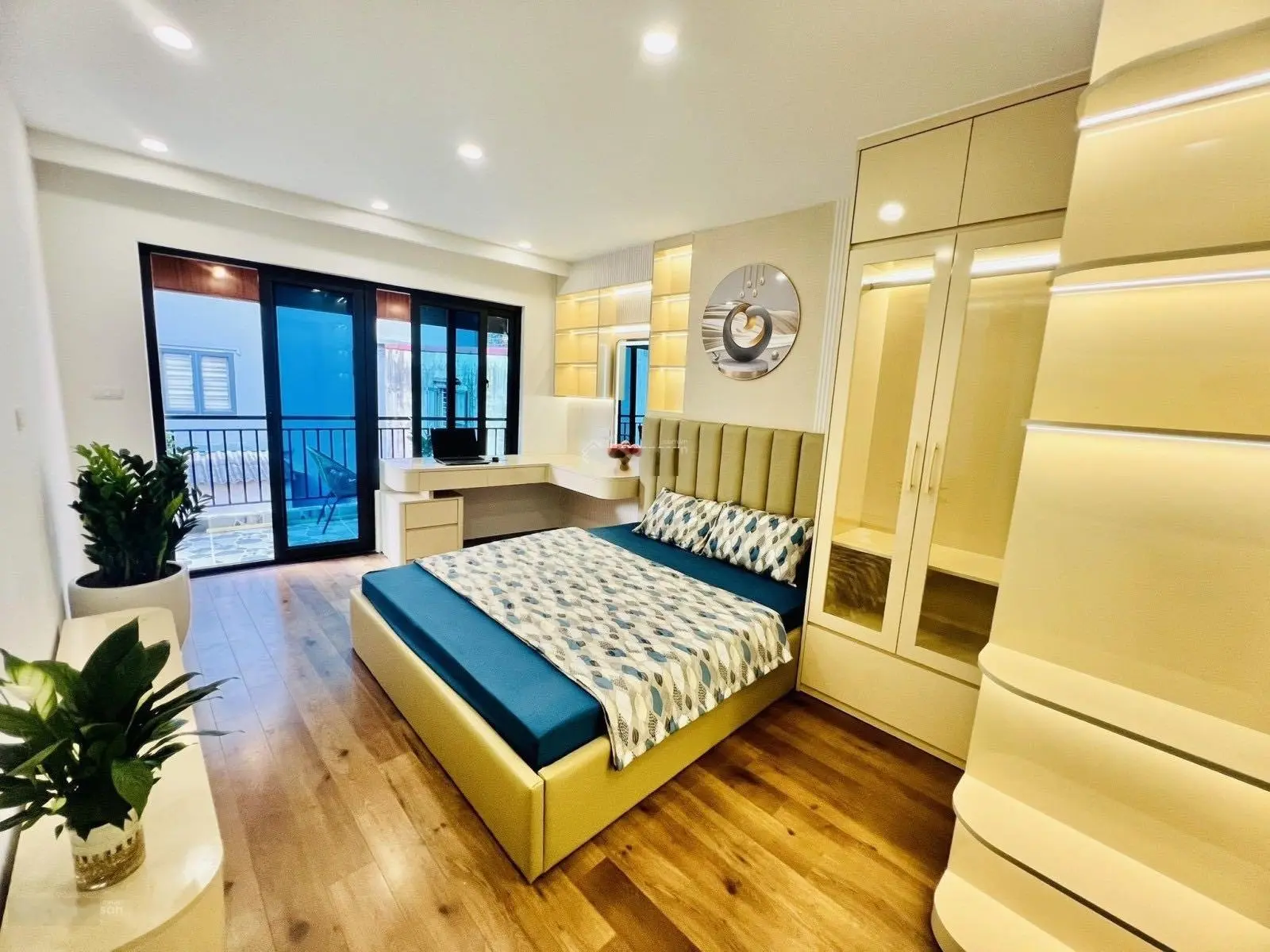 NHÀ MỚI - 3 NGỦ - NGÕ THÔNG 3 GÁC - MỘT BƯỚC CHÂN RA OTO ĐỖ