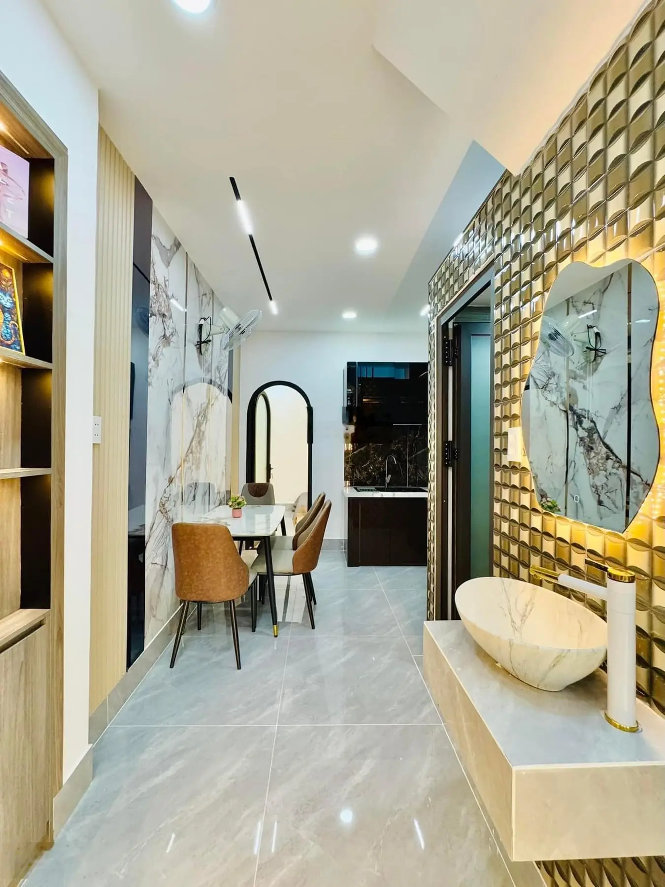 Nhà đẹp ngay trung tâm chỉ 3.65 TỶ, MT Lê Hồng Phong, phường 10, Quận 10, 3PN - 3WC, sổ hoàn công