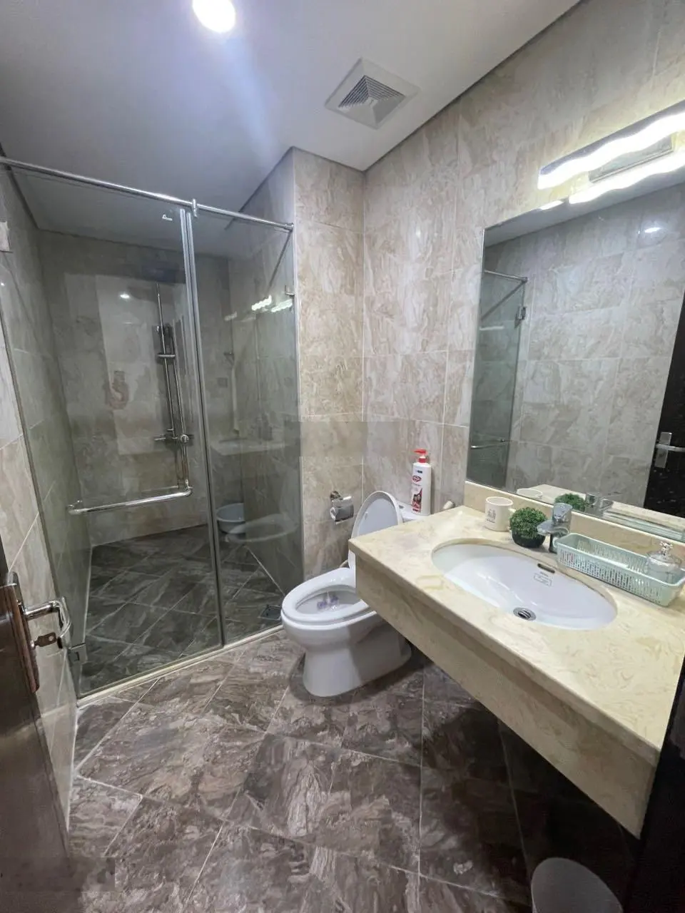 Bán căn 2PN Home City Trung Kính